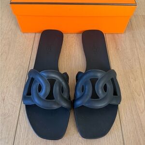 Hermes Aloha Black Rubber Sandals